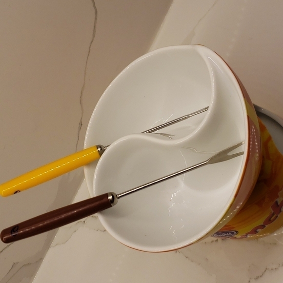 CADBURY CRUNCHIE CERAMIC TWIN FONDUE SET Includes Tealight and two Fond… - Picture 5 of 12